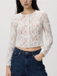 Koronkowa marynarka z haftem - biały. Białe żakiety damskie Reserved, l, bez wzorów, z dzianiny. Za 119.99 zł.