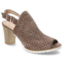 Sandały damskie Karino, matowa skóra naturalna perforowana i zapinana na sprzączkę i na słupku, jasnobrązowe, 1997-043-P-J. Brązowe sandały damskie Karino, bez wzorów, ze skóry, bez obcasa, na obcasie, bez zapięcia. Za 199.00 zł.