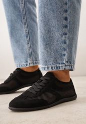 Czarne Sneakersy Typu Tenisówki z Siateczkowymi Wstawkami Corigoria. Czarne trampki i tenisówki damskie Born2be, bez wzorów, klasyczne, bez zapięcia. Za 89.99 zł.