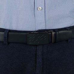 Pasek męski skórzany 3,5 cm klamra automatyczna Beltimore granatowy 02-599 : Kolory - granatowy, Rozmiar pasków - r.110-125 cm. Niebieskie paski damskie bez wzorów, ze skóry, wizytowe. Za 64.99 zł.