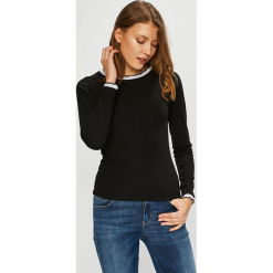 Trendyol - Bluzka. Czarne bluzki damskie Trendyol, z dzianiny, casualowe, z okrągłym kołnierzem. Za 59.90 zł.
