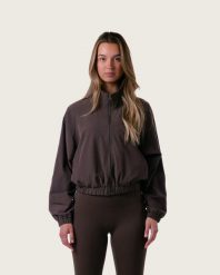 Damska krótka kurtka z pełnym zamkiem, oversize, na siłownię i miasto – brązowy. Brązowe kurtki damskie AESTHETIC WOLF, m, bez wzorów, z bawełny, bez kaptura. Za 289.99 zł.