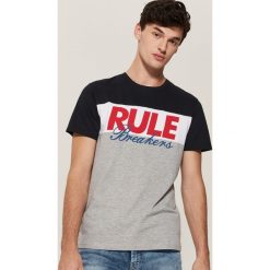 T-shirt z nadrukiem - Wielobarwn. Szare t-shirty męskie House, z nadrukiem. Za 39.99 zł.