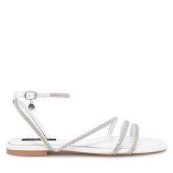 Sandały Nine West. Białe klapki damskie Nine West, bez wzorów, bez obcasa, na płaskiej podeszwie, bez zapięcia. Za 199.99 zł.