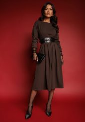 Brązowa Rozkloszowana Sukienka w Eleganckim Stylu Temilissa. Brązowe sukienki damskie Renee, do pracy, l, bez wzorów, biznesowe, bez kołnierzyka, bez ramiączek, midi, rozkloszowane. Za 109.99 zł.