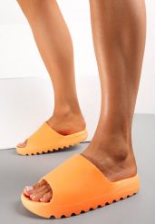 Pomarańczowe Klapki z Pianki z Odkrytym Noskiem Birea. Brązowe klapki damskie Renee, bez wzorów, bez obcasa. Za 29.99 zł.