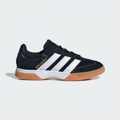 Buty Spezialist Indoor. Białe buty sportowe męskie Adidas, bez zapięcia, do biegania. Za 399.00 zł.
