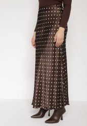 Brązowa Wiskozowa Spódnica Satynowa w Kropki o Rozkloszowanym Kroju Fedrana. Brązowe spódnice damskie Born2be, uniwersalny, bez wzorów, z satyny, eleganckie, maxi, rozkloszowane. Za 149.99 zł.