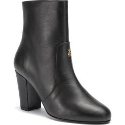 Botki PATRIZIA PEPE - 2V8254/A4L8-K103 Nero. Czarne kozaki damskie Patrizia Pepe, ze skóry, bez obcasa, na obcasie. W wyprzedaży za 679.00 zł.