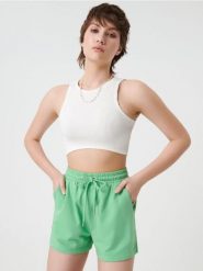 Szorty basic - zielony. Zielone szorty damskie Sinsay, l, bez wzorów, z bawełny. Za 15.99 zł.