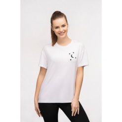 T-shirt do jogi Moonholi Moonstar z krótkim rękawem. Białe obuwie sportowe damskie MOONHOLI, bez wzorów, na fitness i siłownię. Za 99.00 zł.