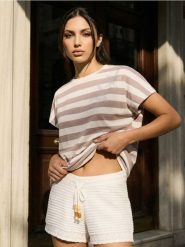 Bawełniana koszulka w paski z ozdobnymi dżetami w kształcie gwiazd - wielobarwny. T-shirty damskie Sinsay, l, bez wzorów, z bawełny, bez kołnierzyka. Za 29.99 zł.