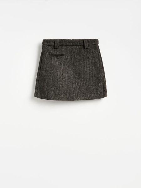 Spódnica mini z domieszką wełny - brązowy. Brązowe spódnice damskie Reserved, l, bez wzorów, z tkaniny, mini, proste. Za 119.99 zł.
