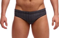 Kąpielówki męskie Funky Trunks Pin Stripe - slipy. Czarne kąpielówki męskie FUNKY TRUNKS, l, bez wzorów, z materiału, na fitness i siłownię. Za 139.00 zł.