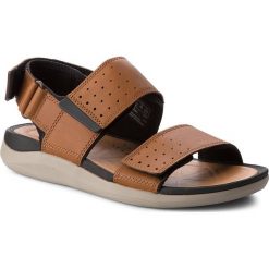 Sandały CLARKS - Garratt Active 261324307 Tan Leather. Sandały męskie marki Wojas. W wyprzedaży za 229.00 zł.