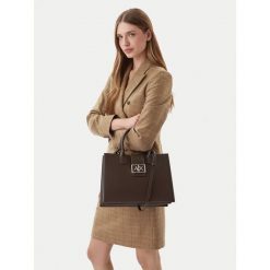 Torebka Armani Exchange. Brązowe torebki do ręki damskie Armani Exchange, bez wzorów, klasyczne, bez dodatków. Za 465.99 zł.