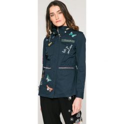 Desigual - Kurtka. Czarne kurtki damskie Desigual. W wyprzedaży za 549.90 zł.