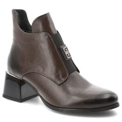 Botki damskie Armodo o eleganckim fasonie z gładką cholewką ozdobną gumą i stabilnym obcasem ciemnobrązowe, 60560 S.Czekolada+C. Brązowe kozaki damskie Armodo, z gumy, bez obcasa. Za 439.00 zł.