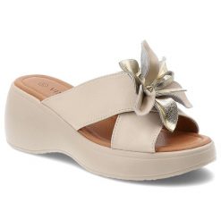 Klapki damskie Vinceza, cholewka ze skóry naturalnej wsuwany fason z ozdobnym kwiatem, beżowe, 41511. Brązowe klapki damskie VINCEZA, z aplikacjami, ze skóry, eleganckie, bez obcasa, na koturnie. Za 159.00 zł.