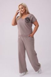 Komplet dresowy Róża w kolorze fango - bluzka + długie spodnie PLUS SIZE XXL LATO. Bluzki damskie Moda Size Plus Iwanek, l, bez wzorów, z bawełny, bez kołnierzyka, plus size, bez ramiączek. Za 289.90 zł.