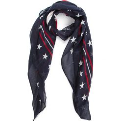 Chusta TOMMY JEANS - Tjw Repeat Stars Sca AW0AW05623 901. Szaliki i chusty damskie marki Tommy Jeans. Za 129.00 zł.