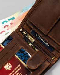 Portfel skórzany Peterson PTN N992-BE-BEAR brązowy. Brązowe portfele męskie Peterson, bez wzorów, ze skóry. Za 85.99 zł.
