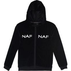 Bluza w kolorze czarnym. Czarne bluzy dla dziewczynek Daniel Hechter, Naf Naf Kids, bez wzorów, bez ramiączek, bez kaptura. W wyprzedaży za 49.95 zł.