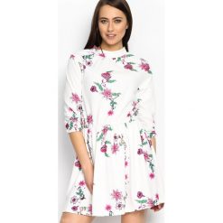 Biała Sukienka Flowerish. Białe sukienki damskie Born2be, z aplikacjami, z okrągłym kołnierzem. Za 89.99 zł.