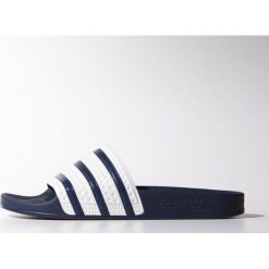 Klapki adidas Originals Adilette M G16220. Białe klapki męskie Adidas, z materiału. W wyprzedaży za 199.00 zł.