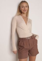 Brązowe Szorty Typu Bermudy z Paskiem i Prostokątną Klamrą Tinalora. Brązowe szorty damskie Born2be, na lato, l, bez wzorów, eleganckie. Za 89.99 zł.