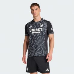 F.C. Koszulka wyjazdowa Copenhagen 25/26. Białe koszulki sportowe męskie Adidas, bez wzorów, bez kołnierzyka, bez ramiączek, do piłki nożnej. Za 439.00 zł.