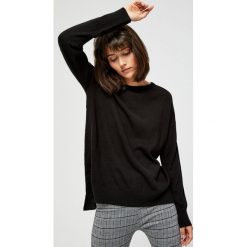 Sweter z długim tyłem. Swetry damskie MOODO, l, bez wzorów, bez kołnierzyka, bez ramiączek, długie, bez kaptura. Za 29.99 zł.
