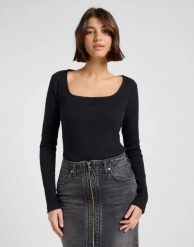 DAMSKA KOSZULKA LEE LS SQUARE NECK BLACK 112370951. Czarne koszule damskie Lee, s, bez wzorów, bez kołnierzyka, bez ramiączek. Za 89.99 zł.
