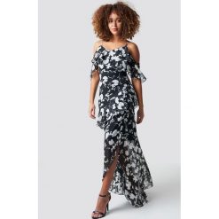 Trendyol Sukienka maxi Abi - Black. Sukienki damskie marki Trendyol. W wyprzedaży za 141.97 zł.