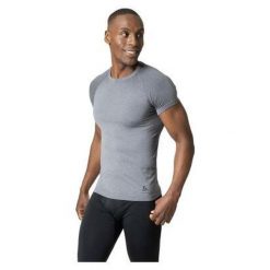 Koszulka termoaktywna z krótkim rękawem męska Odlo PERFORMANCE LIGHT ECO. Szare koszulki sportowe męskie Odlo, na zimę, m, bez wzorów, bez kołnierzyka, bez ramiączek, narciarskie. Za 259.99 zł.