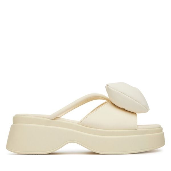 Klapki GOE. Białe klapki damskie GOE, bez wzorów, bez obcasa. Za 229.99 zł.