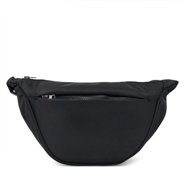 Torebka Pieces. Czarne listonoszki damskie Pieces, bez wzorów, bez dodatków. Za 69.99 zł.