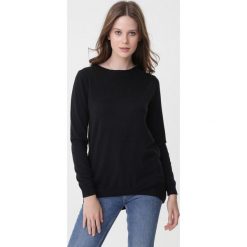 Czarny Sweter Katie. Czarne swetry damskie Born2be, l, bez wzorów, prążkowane, bez kołnierzyka, bez ramiączek, długie, bez kaptura. Za 69.99 zł.