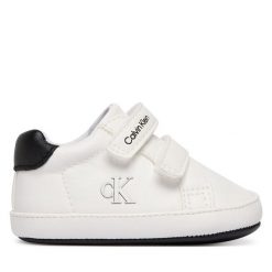 Sneakersy Calvin Klein. Białe trampki i tenisówki chłopięce Calvin Klein, bez wzorów, bez zapięcia. Za 239.99 zł.