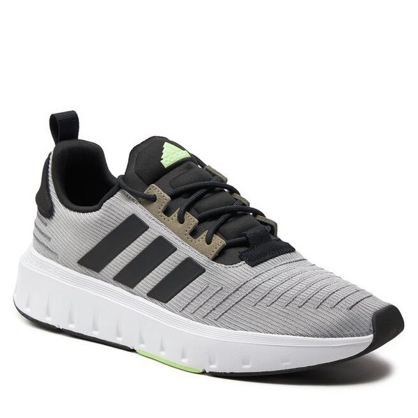 Sneakersy adidas. Czarne półbuty chłopięce Adidas, bez wzorów, bez zapięcia. Za 139.99 zł.