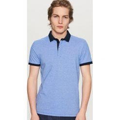 Koszulka polo ze strukturalnej dzianiny - Niebieski. Koszulki polo męskie marki Reserved. Za 79.99 zł.