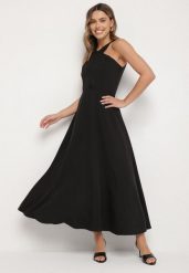 Czarna Rozkloszowana Sukienka z Wiskozą i Dekoltem Typu Halter Dolienna. Czarne sukienki damskie Born2be, l, bez wzorów, z wiskozy, eleganckie, bez kołnierzyka, bez ramiączek, maxi, rozkloszowane. Za 89.99 zł.