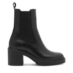 Sztyblety GINO ROSSI. Czarne botki damskie Gino Rossi, bez obcasa, na słupku, bez zapięcia. Za 349.99 zł.