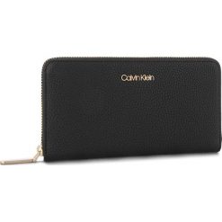 Duży Portfel Damski CALVIN KLEIN - Neat Large Ziparound K60K604603 001. Czarne portfele damskie Calvin Klein, ze skóry ekologicznej. Za 299.00 zł.