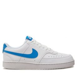 Sneakersy Nike. Białe trampki i tenisówki chłopięce Nike, bez wzorów, bez zapięcia. Za 349.99 zł.
