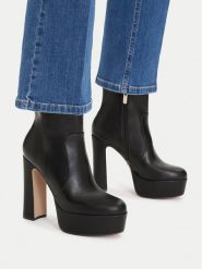 Nine West Botki EO-CD25-307-1 Czarny. Czarne botki damskie Nine West, bez obcasa, na słupku, bez zapięcia. Za 329.99 zł.