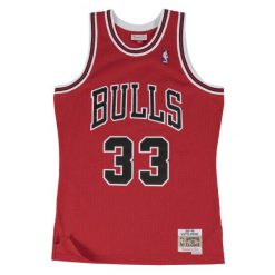 Koszulka do koszykówki Mitchell & Ness Chicago Bulls NBA Scottie Pippen #33. Czarne koszulki sportowe męskie Mitchell & Ness, m, bez wzorów, bez kołnierzyka, bez ramiączek, do koszykówki. Za 504.00 zł.