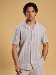 Bawełniana koszula w paski - zielony. Zielone koszule męskie Sinsay, l, bez wzorów, z bawełny, bez kołnierzyka, bez ramiączek. Za 59.99 zł.