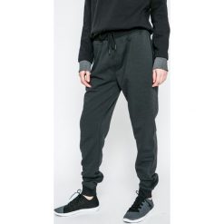 Under Armour - Spodnie Threadborne Stacked Jogger. Spodnie sportowe męskie marki Under Armour. W wyprzedaży za 219.90 zł.