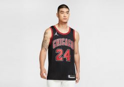 Koszulka męska nike nba chicago bulls lauri markkanen statement edition. Czarne koszulki sportowe męskie Nike, m, z aplikacjami, z jersey, bez kołnierzyka, bez ramiączek, do biegania, dri-fit (nike). Za 441.50 zł.
